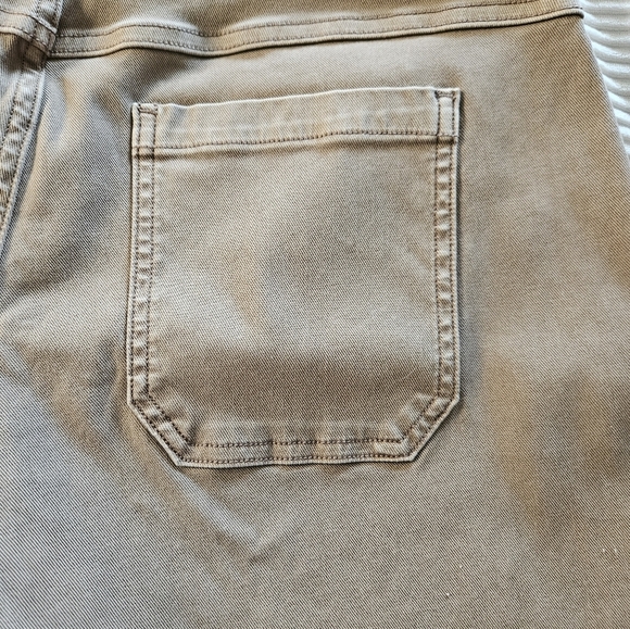 SPANX Brown Casual Shorts Size L - Picture 7 of 7